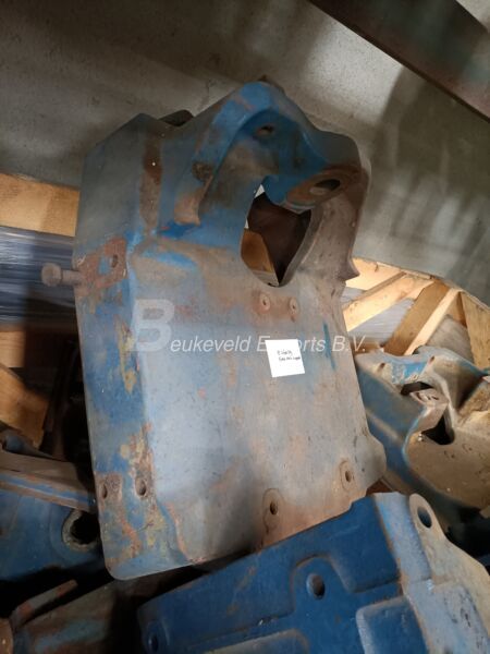 Ford Axle Support 7700/7710 2WD