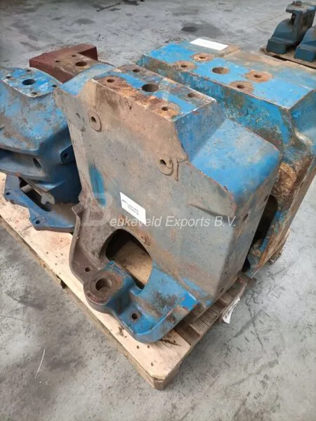 Ford Axle Support 7700/7710 2WD
