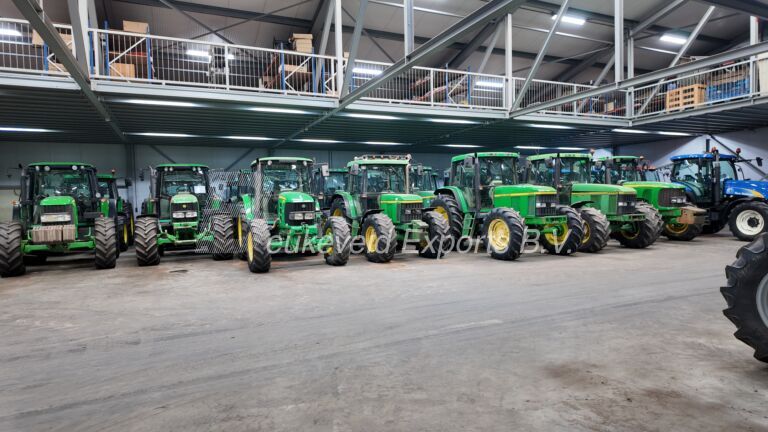 Looking for used John Deere tractors? Beukeveld Exports supplies and exports used John Deere tractors from the Netherlands to customers worldwide.