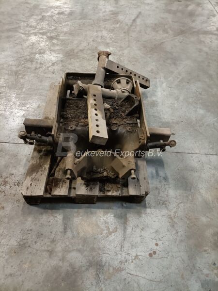 Front axle support MF 298