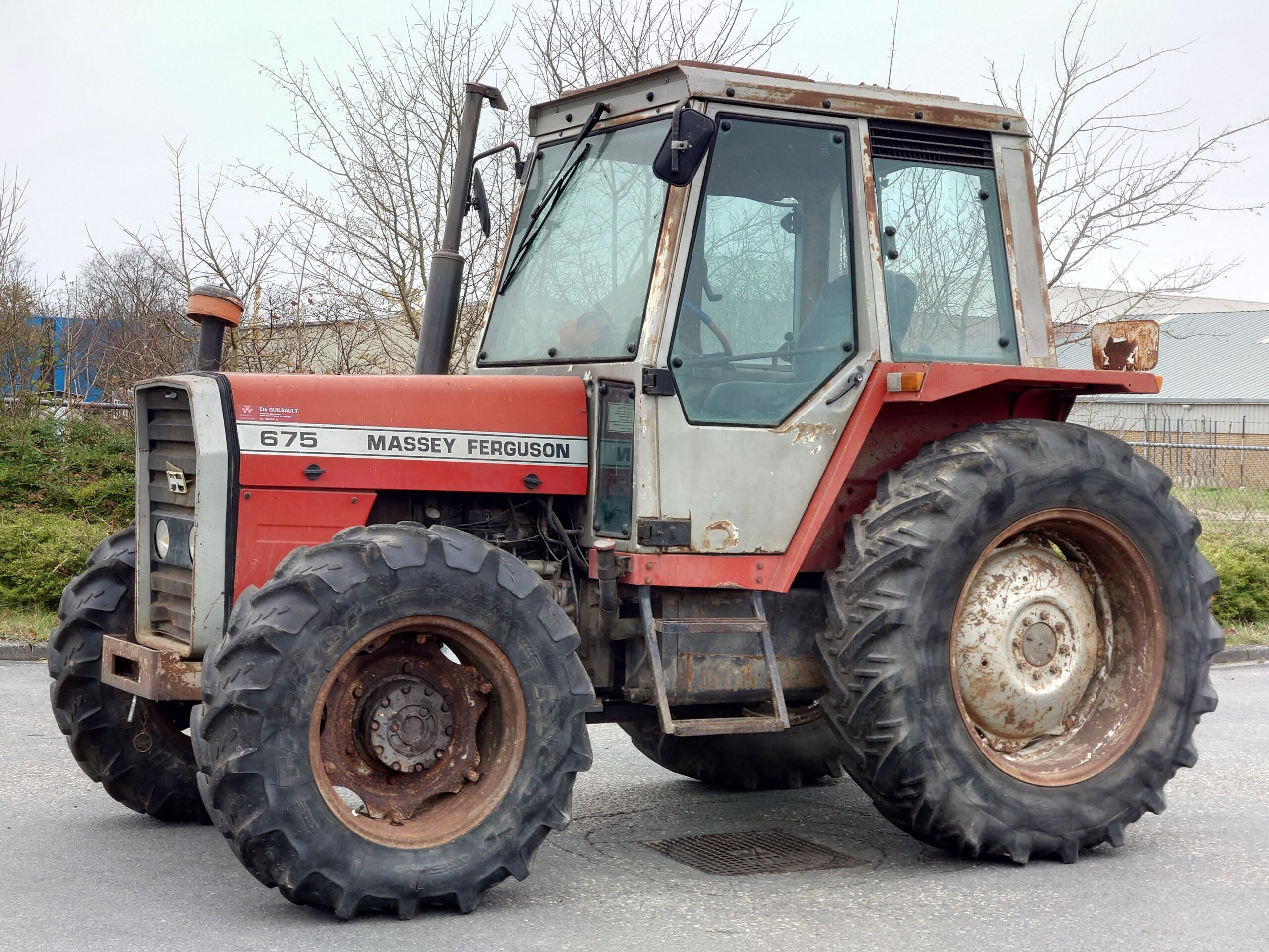 Massey Ferguson 675 4x4 synchro 12 - Beukeveld Exports BV
