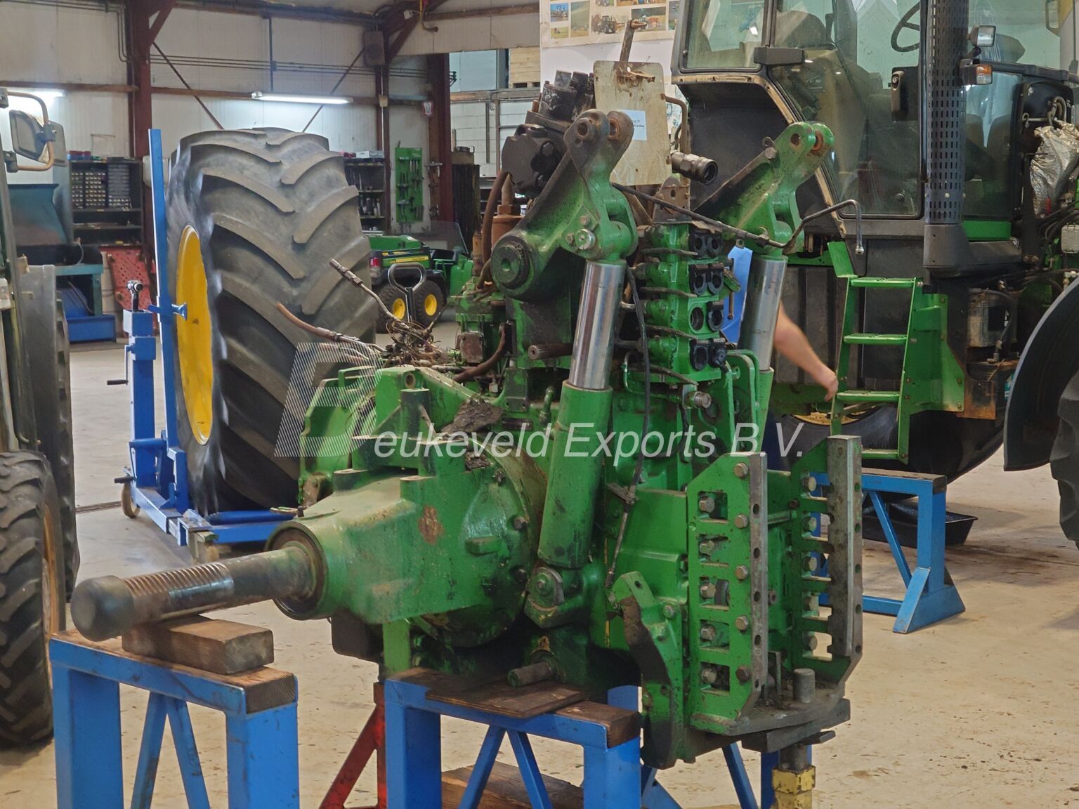 JOHN DEERE REAR JD 7710 (3)