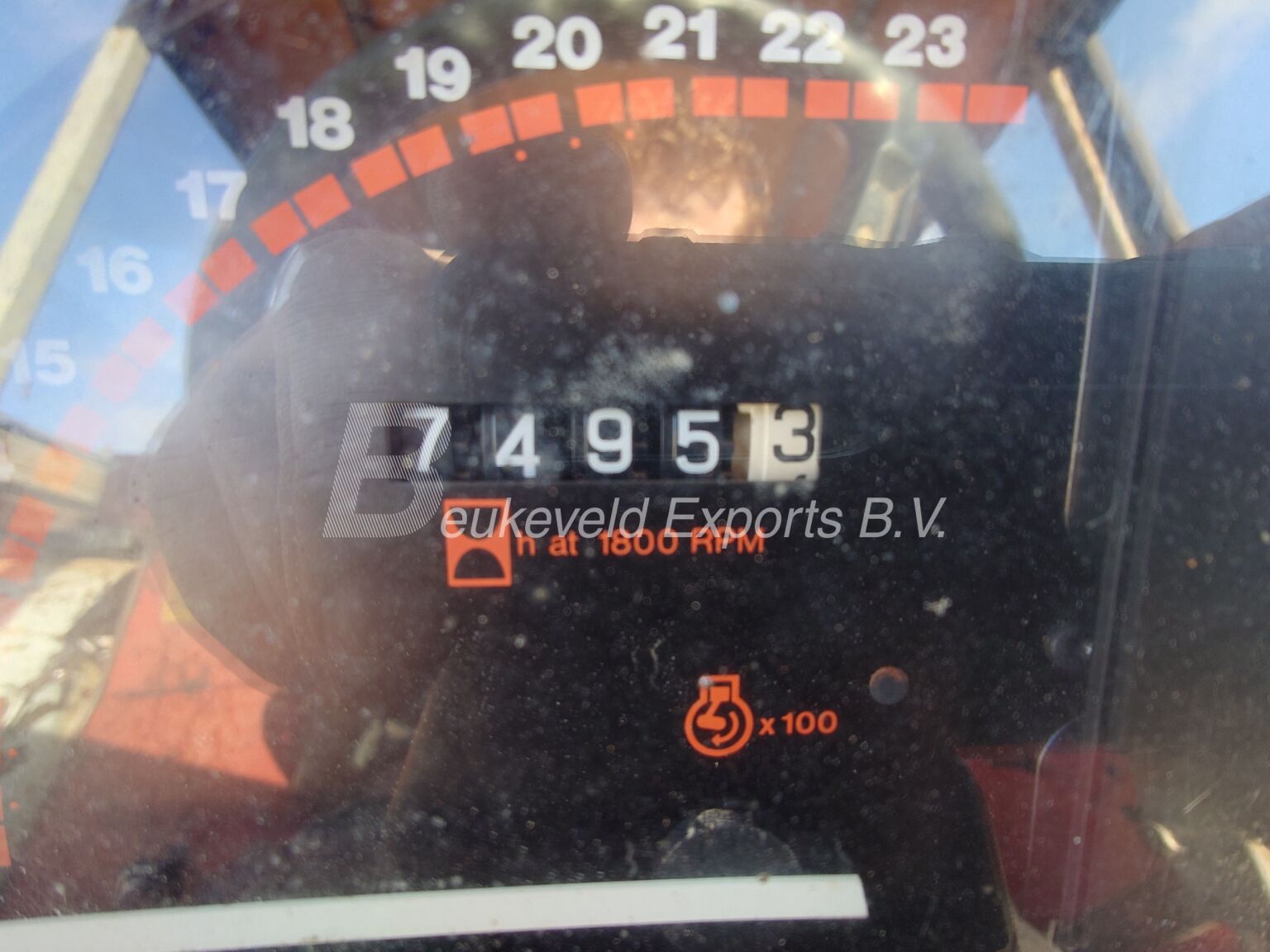 Massey Ferguson 365 (10)