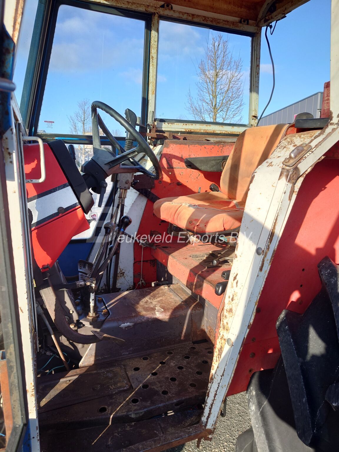 Massey Ferguson 365 (13)