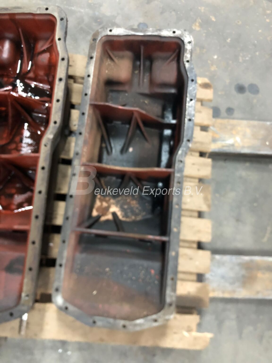 NEW HOLLAND Case Oilsump 87802316 87802502 87800495 (4)