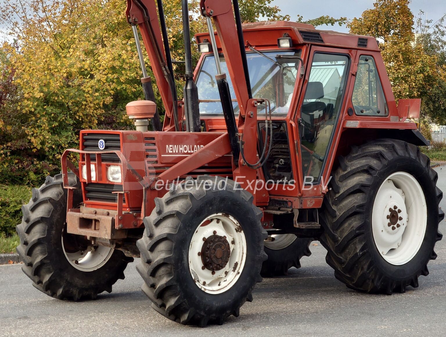 New Holland 110-90 DT Frontloader (211)