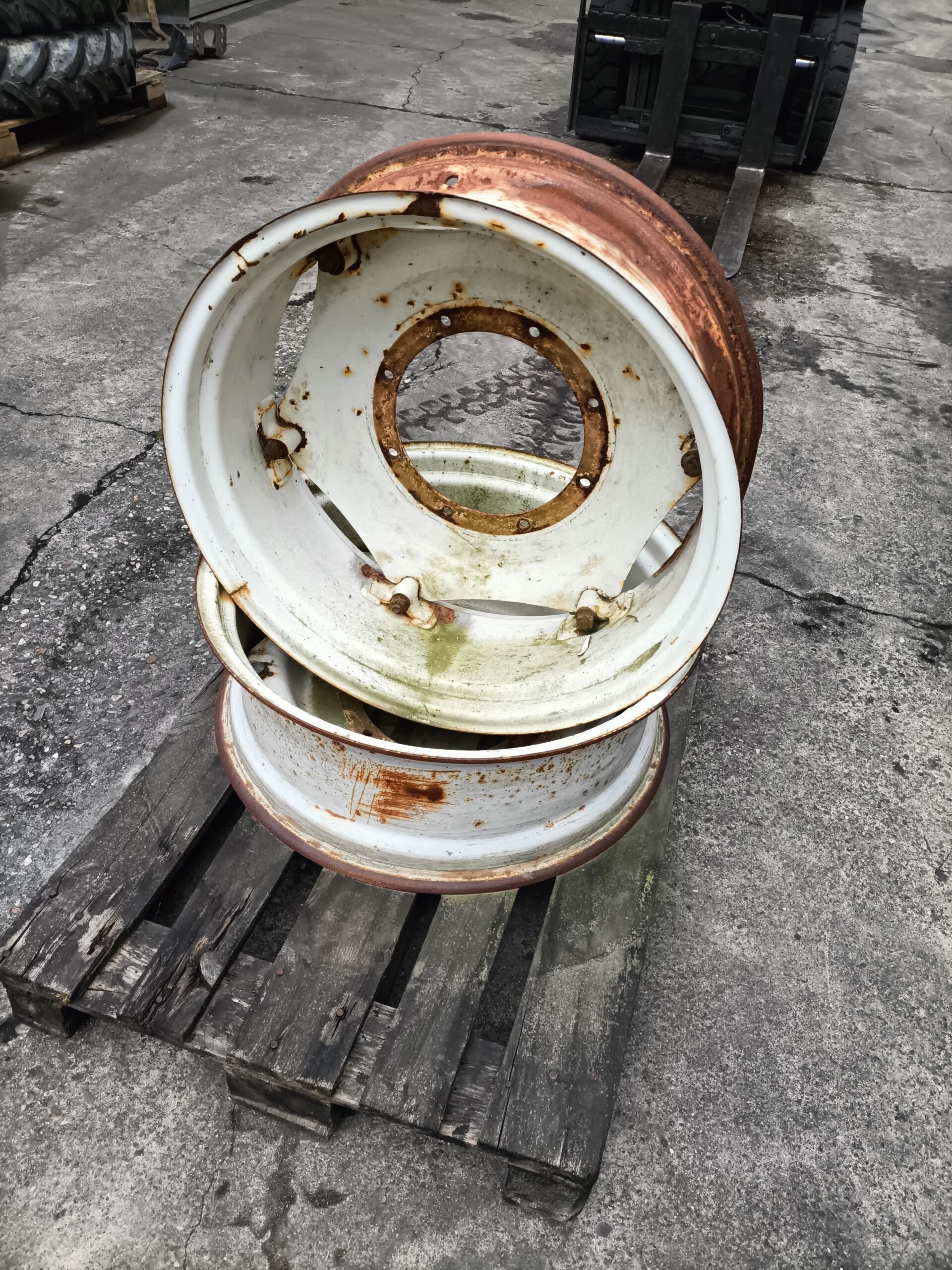 Used Rims 10x28inch (4) - Beukeveld Exports BV