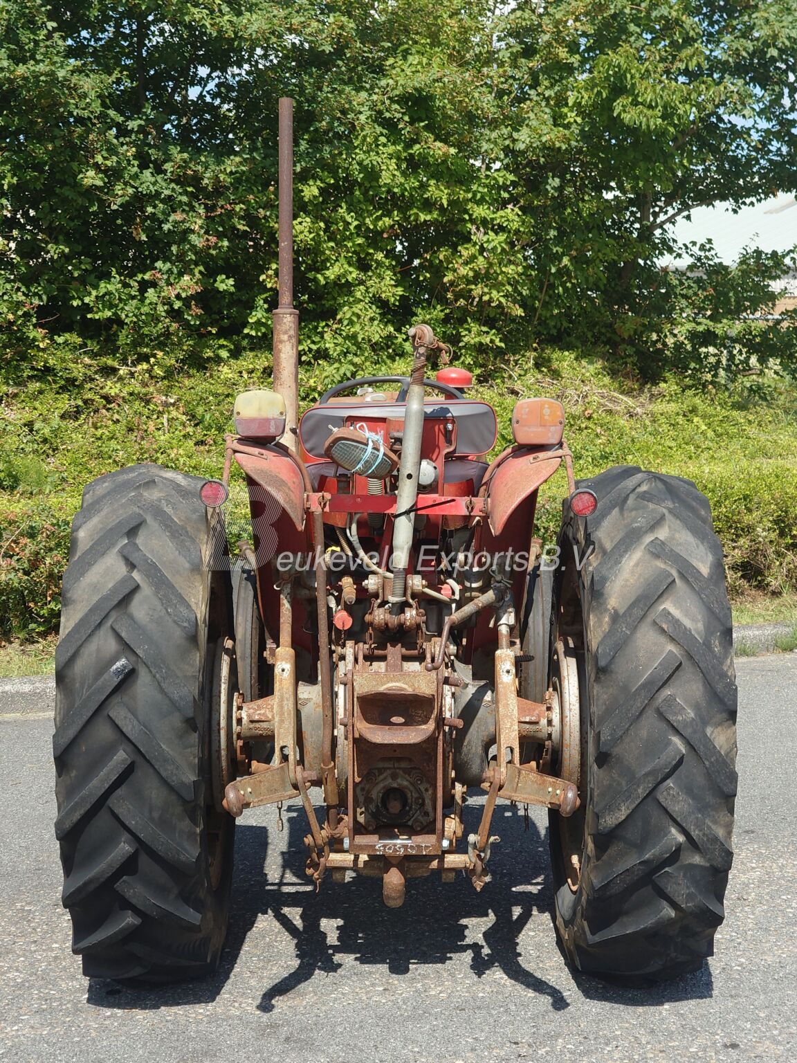 Massey Ferguson 140 Super vineyard (2)