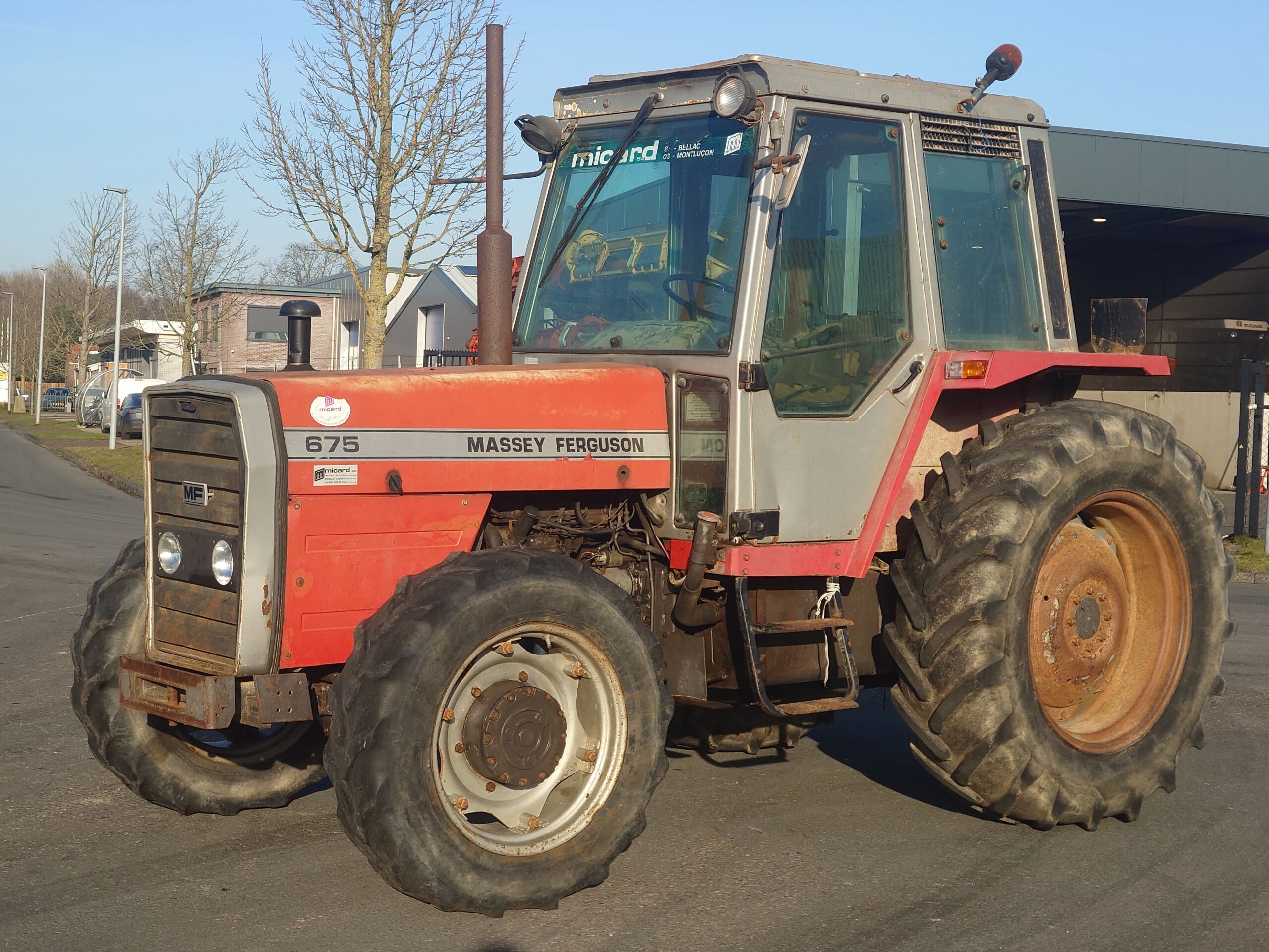 Massey Ferguson MF 675 4X4 - Beukeveld Exports BV