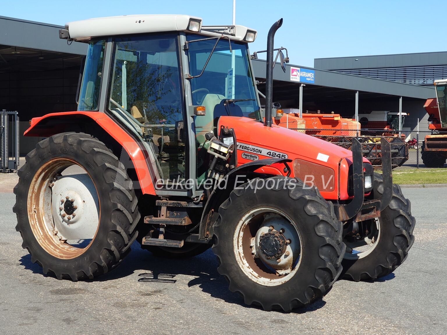 MASSEY FERGUSON MF 4245 turbo Hi vision (14)