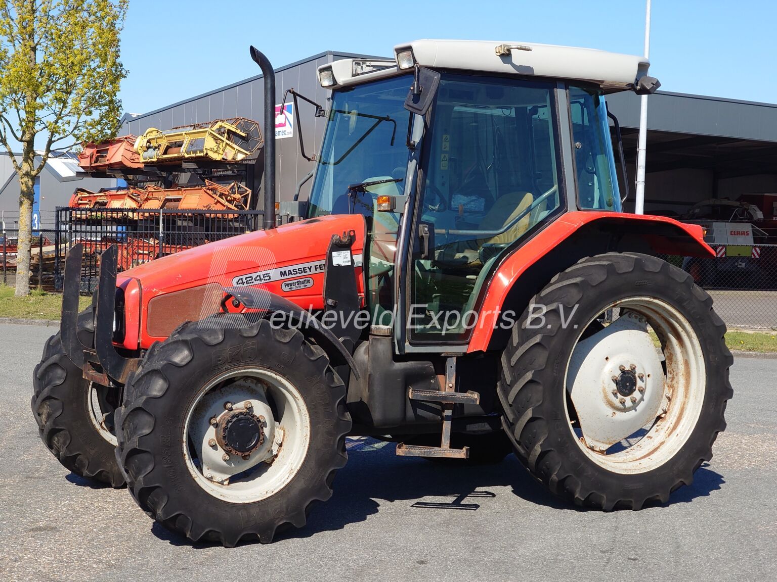 MASSEY FERGUSON MF 4245 turbo Hi vision (16)