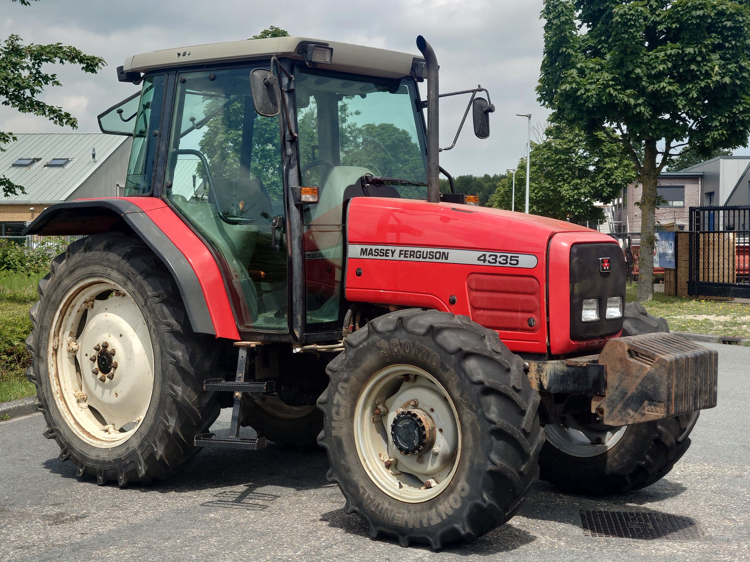 Massey Ferguson MF 4335 - Beukeveld Exports BV