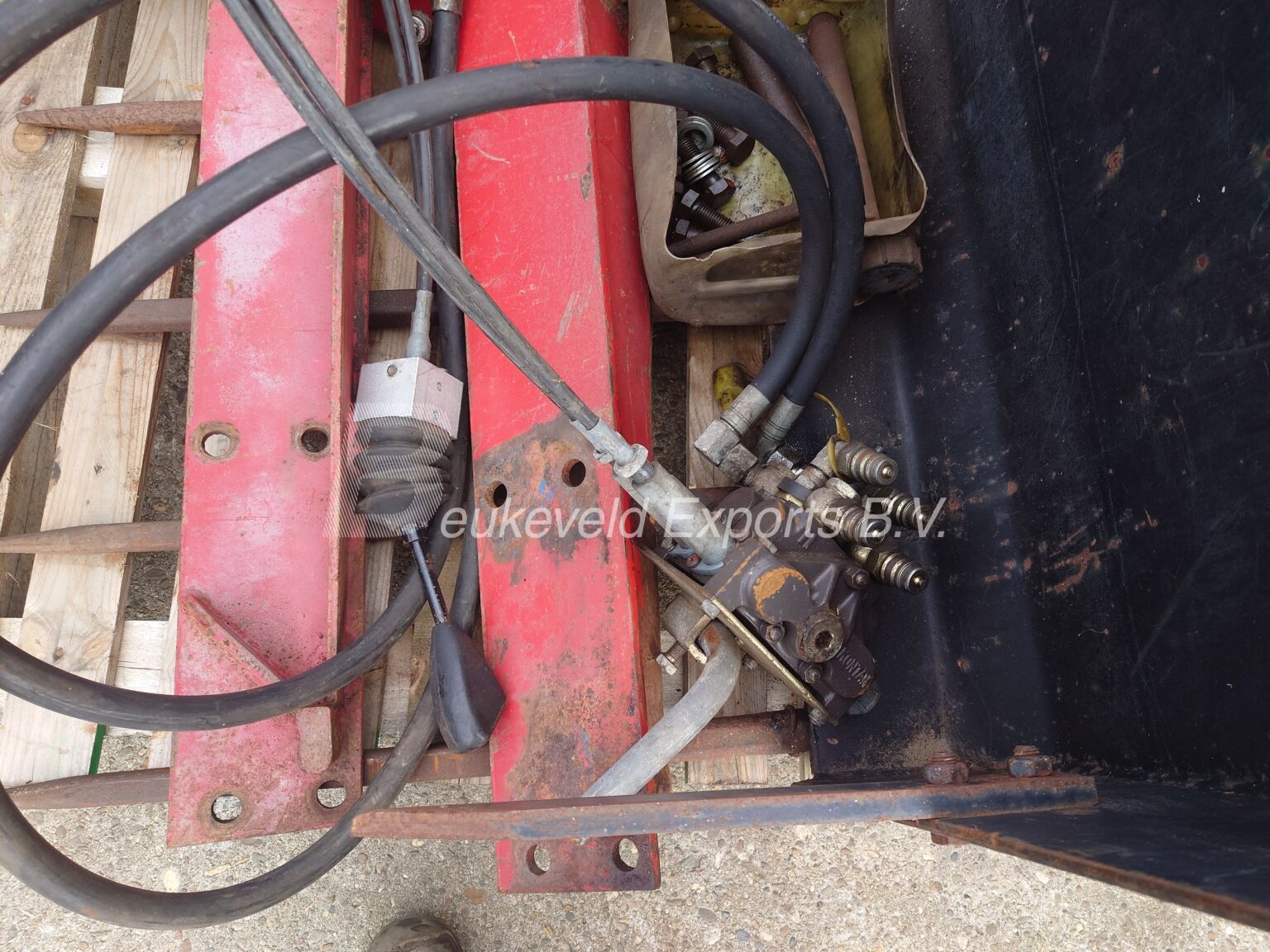 Alo Quicke E4300 loader fits Ford