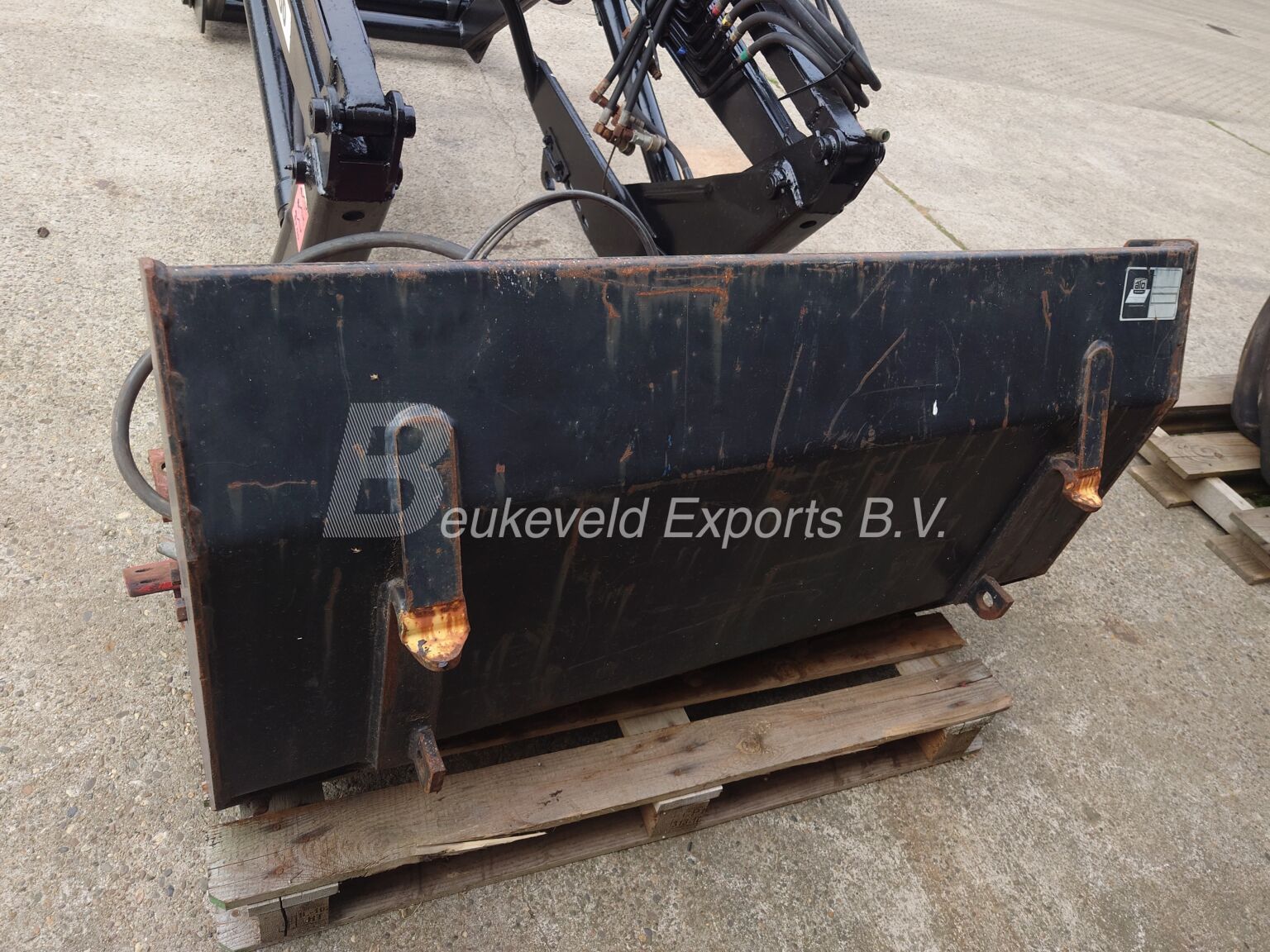 Alo Quicke E4300 loader fits Ford