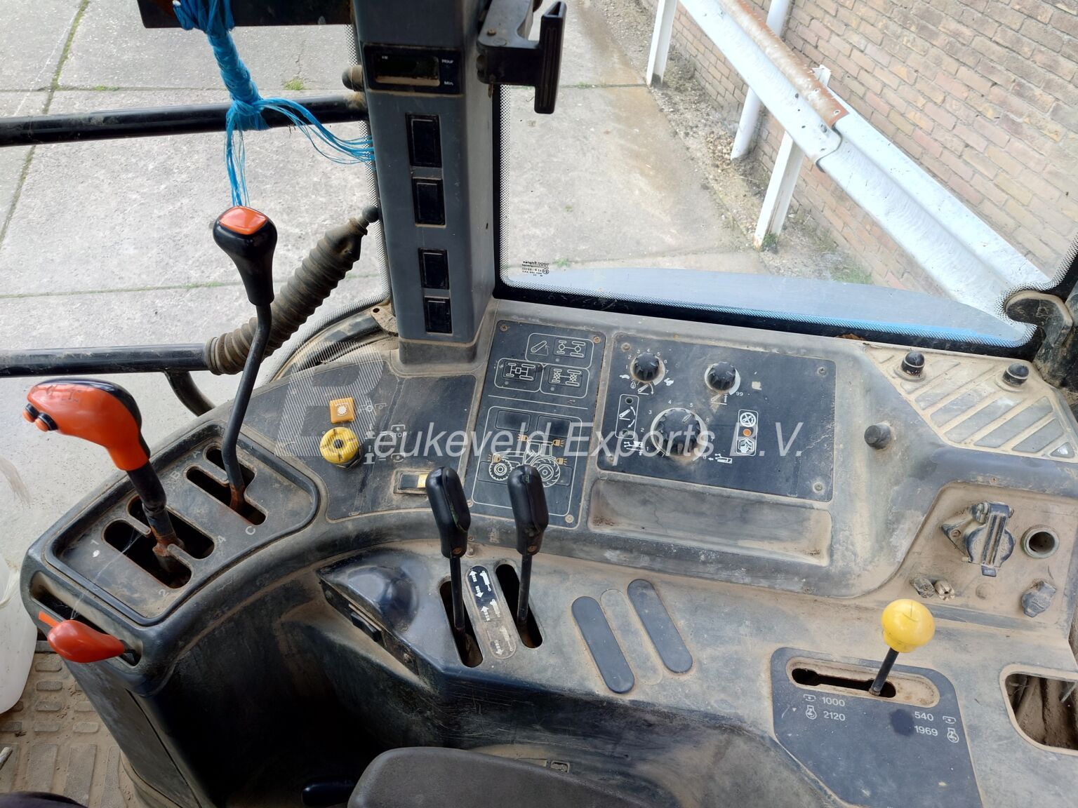 Ford New Holland 8160 Dual command