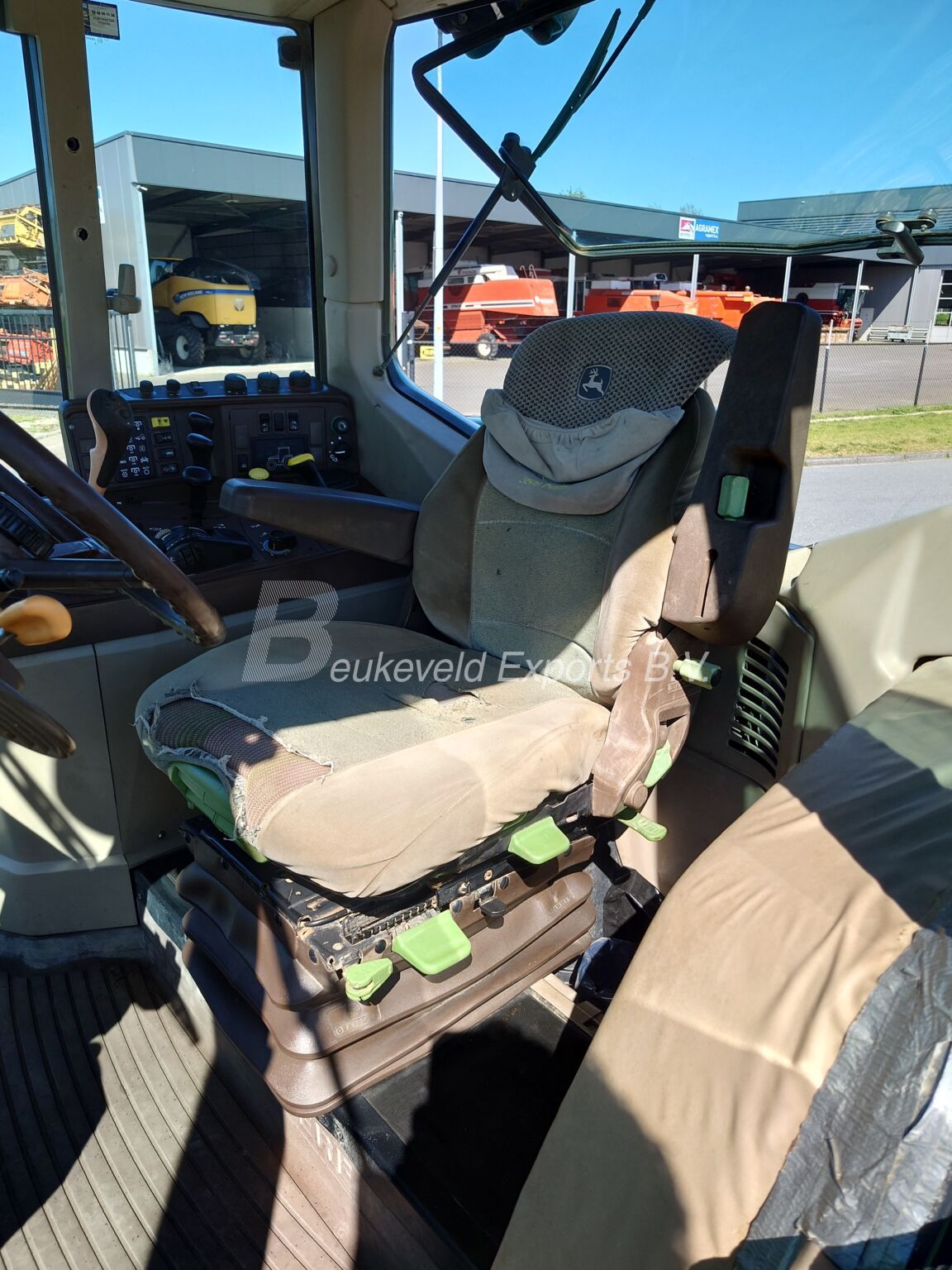 JOHN DEERE 6820 POWERQUAD TLS (24)
