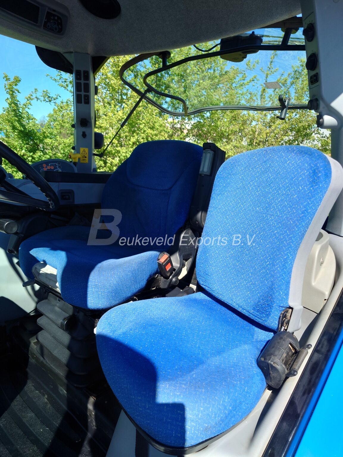NEW HOLLAND T6080 Range Command Terraglide (26)