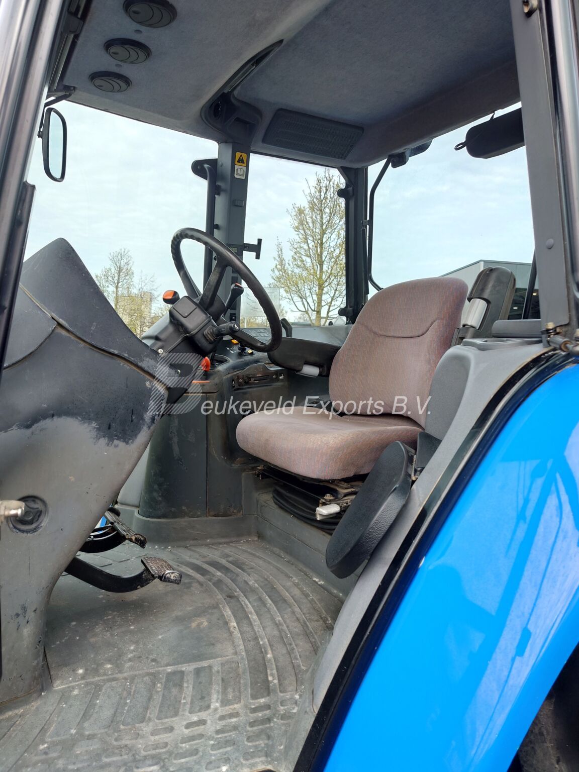 New Holland TM125 Classic synchro command