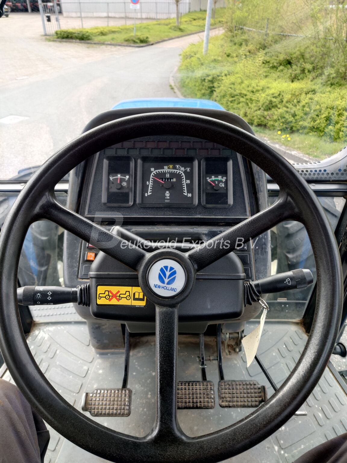New Holland TM125 Classic synchro command