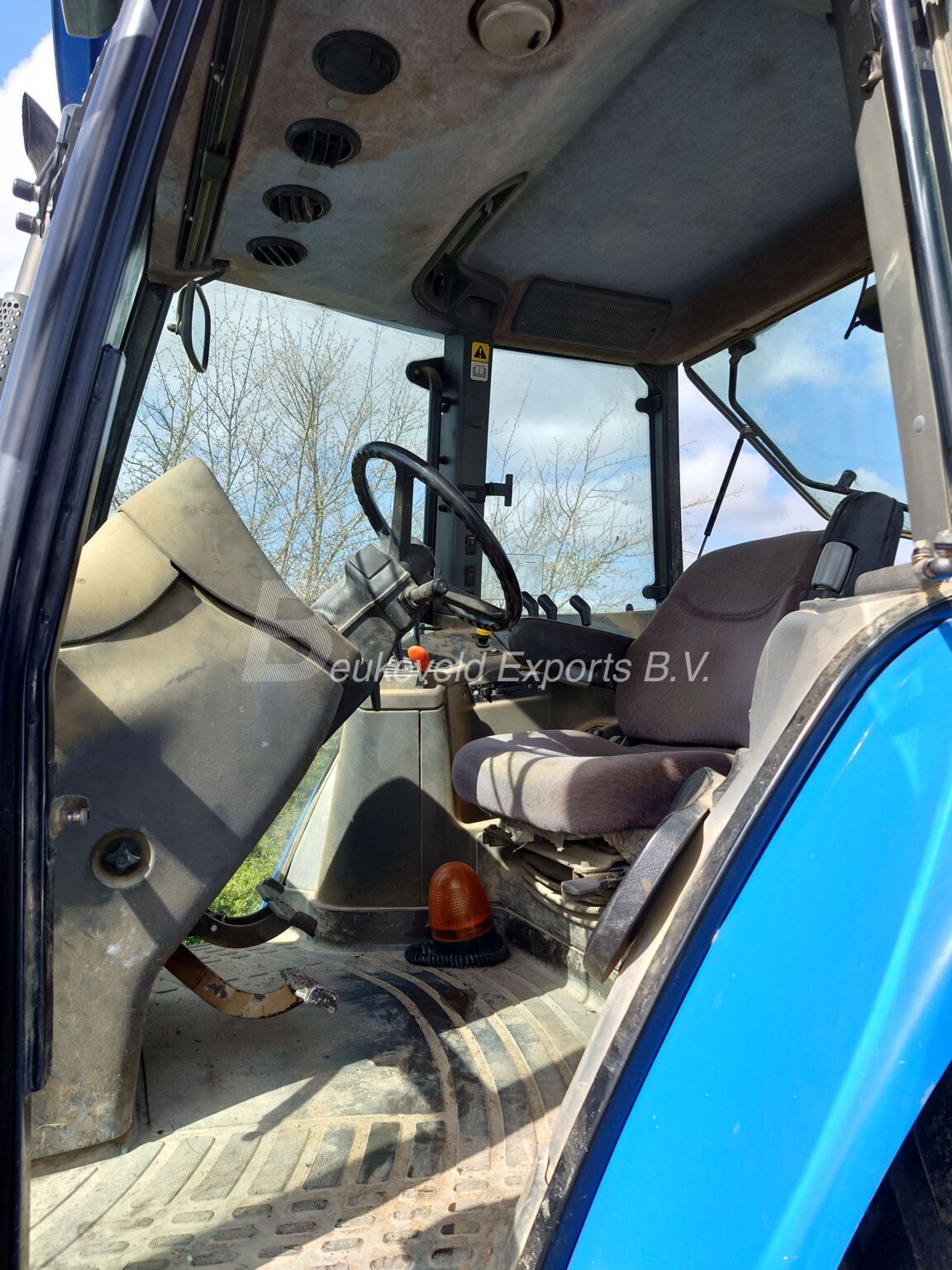 New Holland TM 120 Synchro command Classic