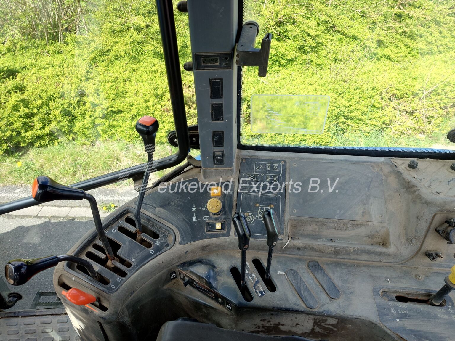 New Holland TM125 Classic synchro command