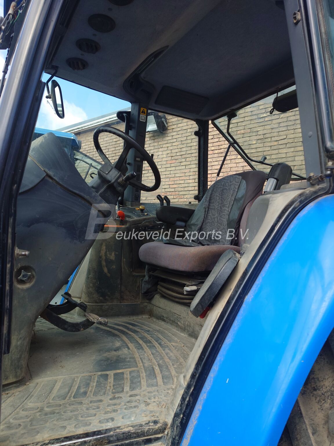 New Holland TM125 Classic synchro command