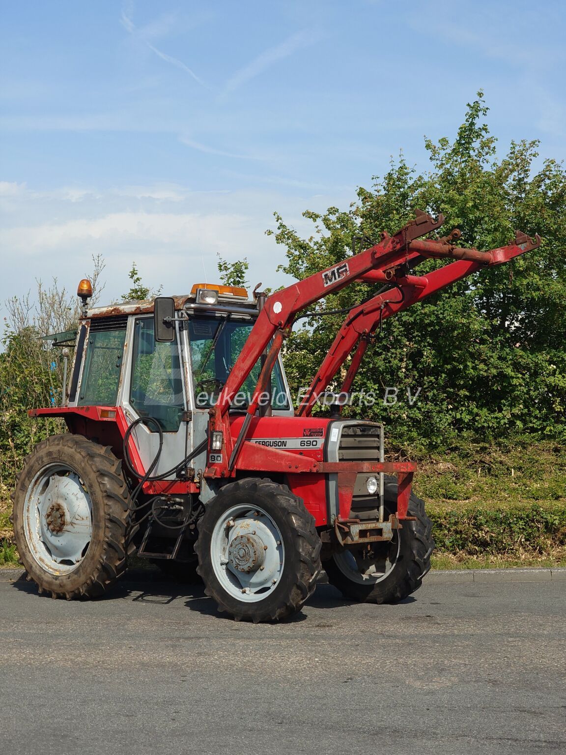 MASSEY FERGUSON MF 690 4X4 Frontloader MF80 (19)