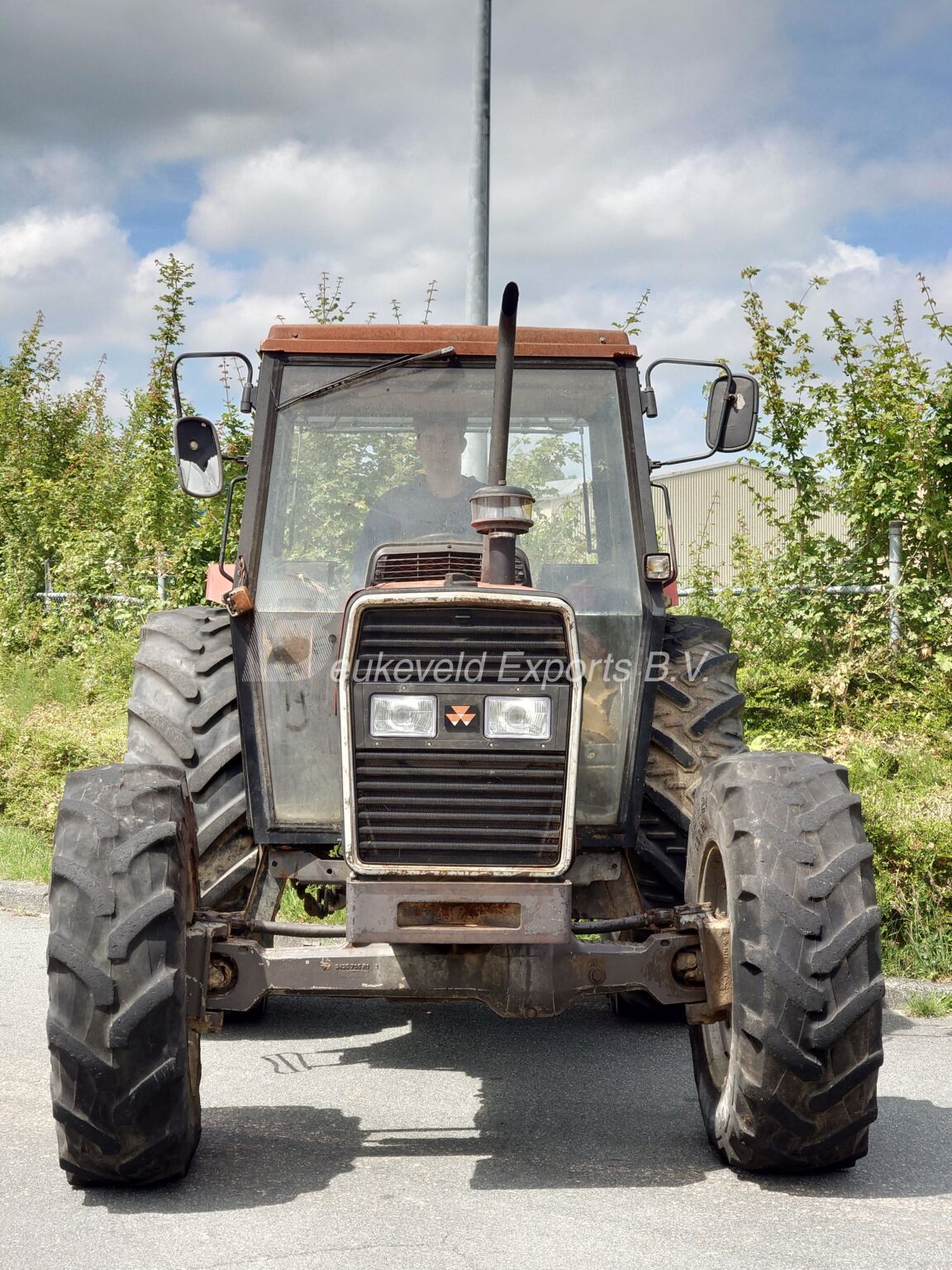 Massey Ferguson MF 375 4×4 3sticks (4)