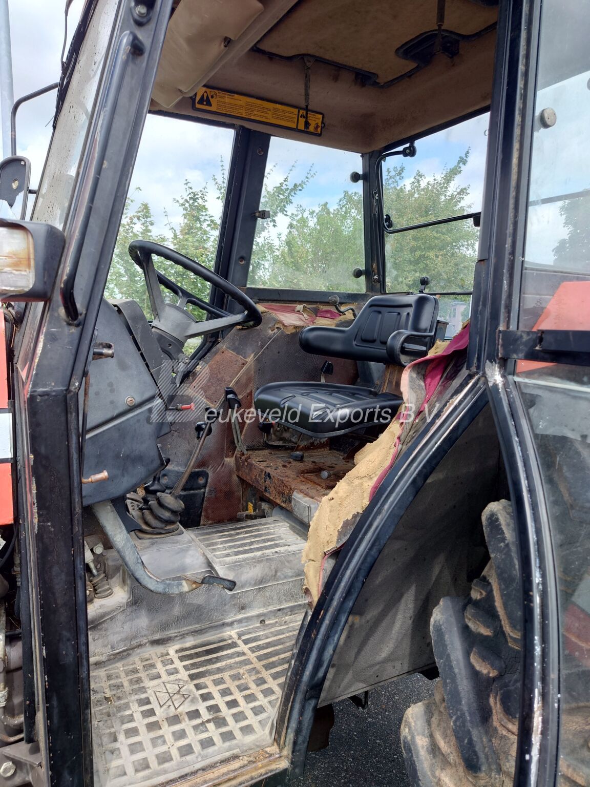 Massey Ferguson MF 375 4×4 3sticks (6)