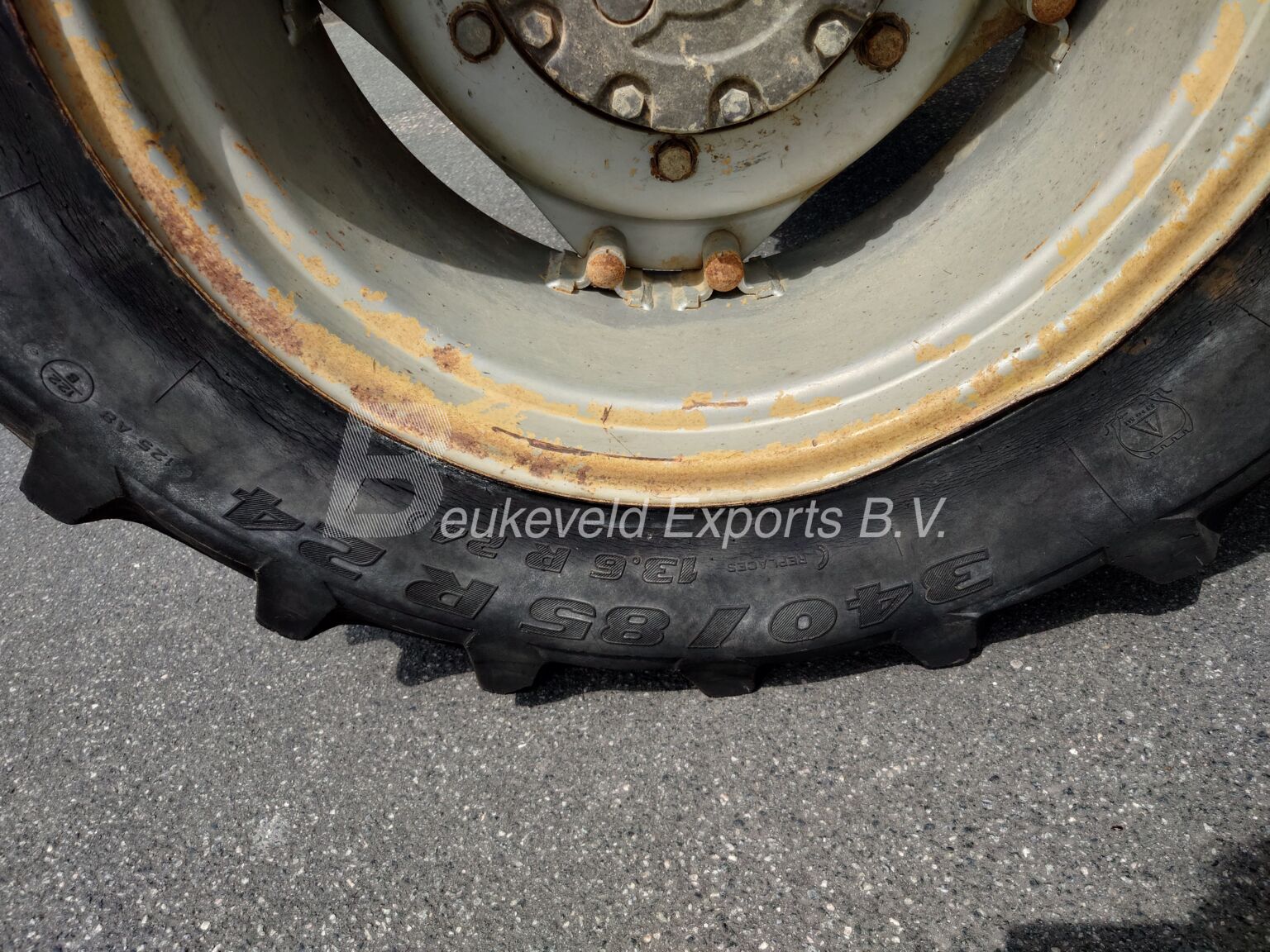 Massey Ferguson MF 375 4×4 3sticks (9)