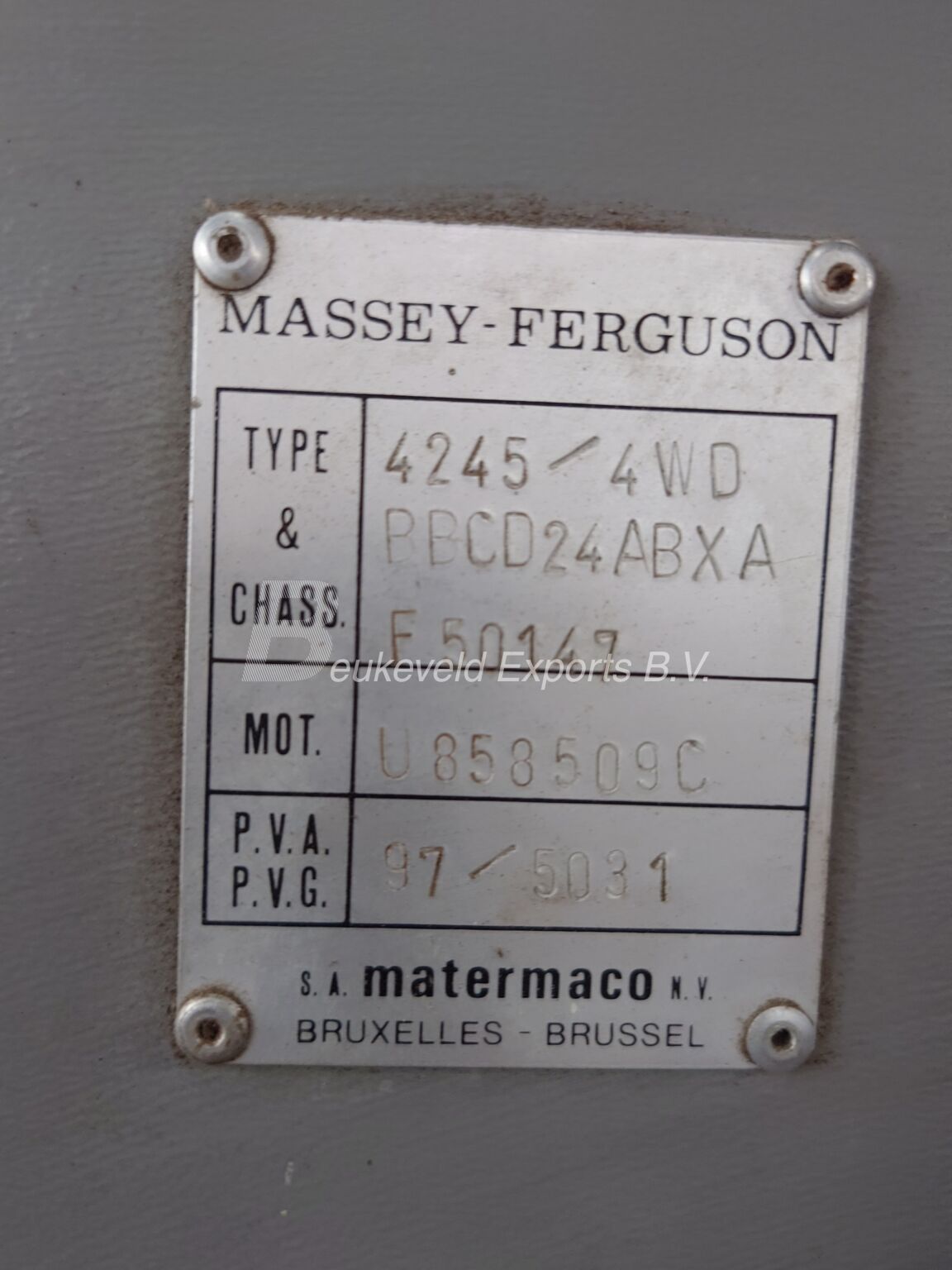 Massey Ferguson MF 4245 (4)
