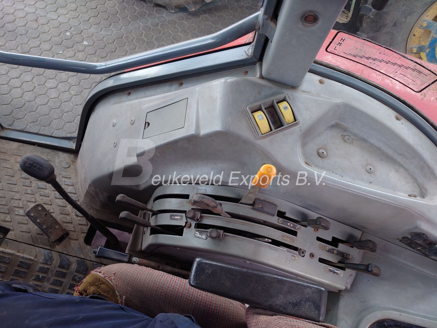 Massey Ferguson MF 4245 (6)