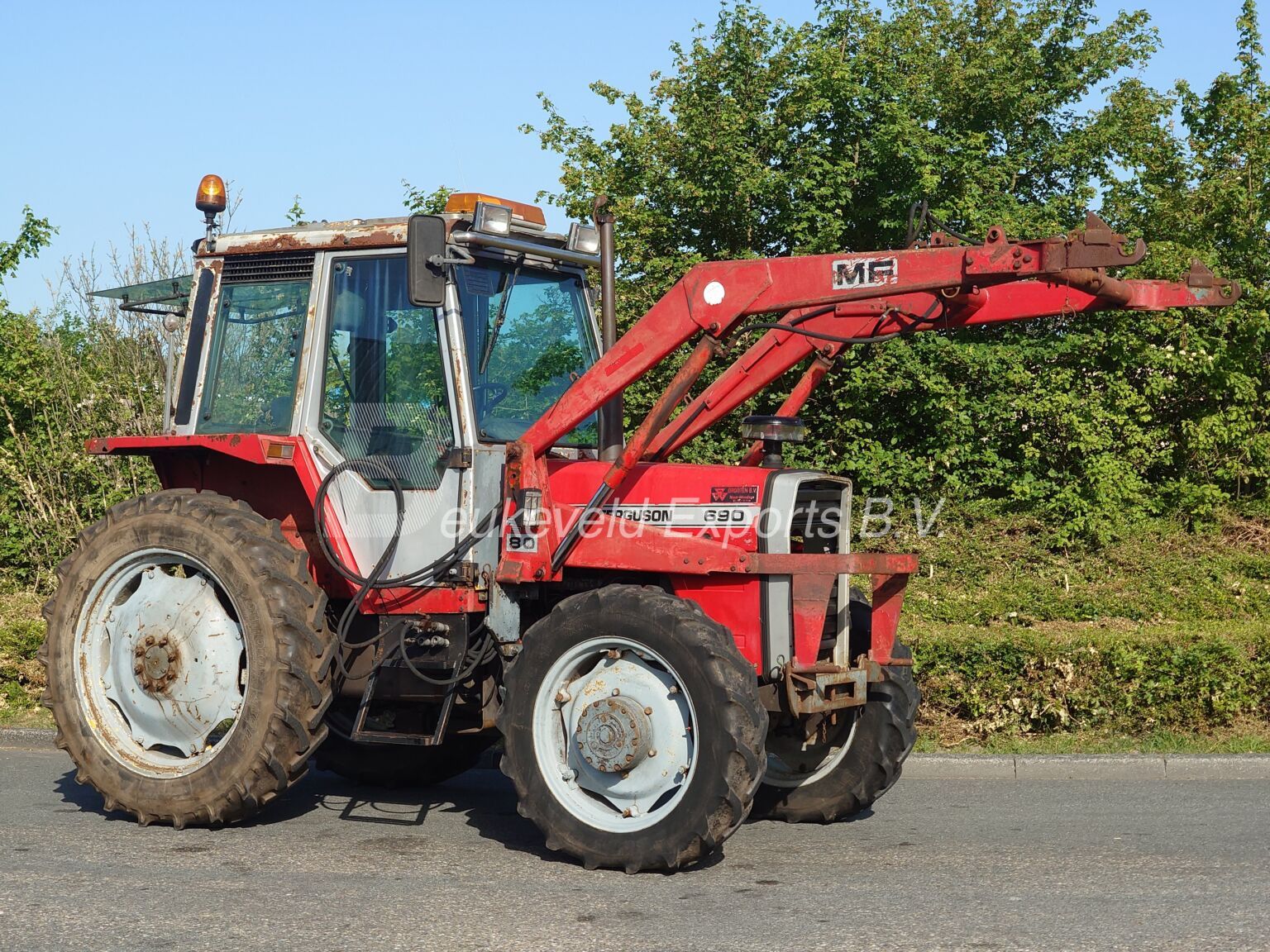 Massey Ferguson MF 690 4X4 Frontloader MF80 (11)