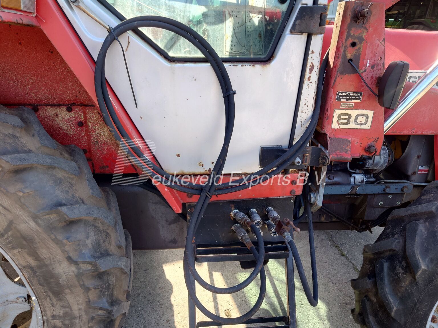 Massey Ferguson MF 690 4X4 Frontloader MF80 (4)