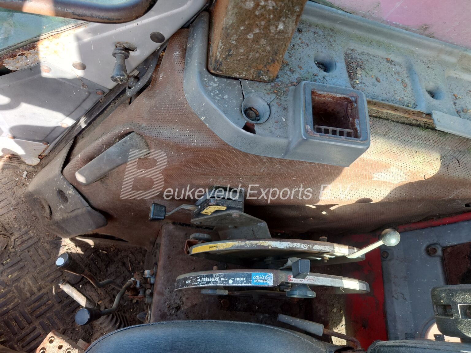 Massey Ferguson MF 690 4X4 Frontloader MF80 (8)