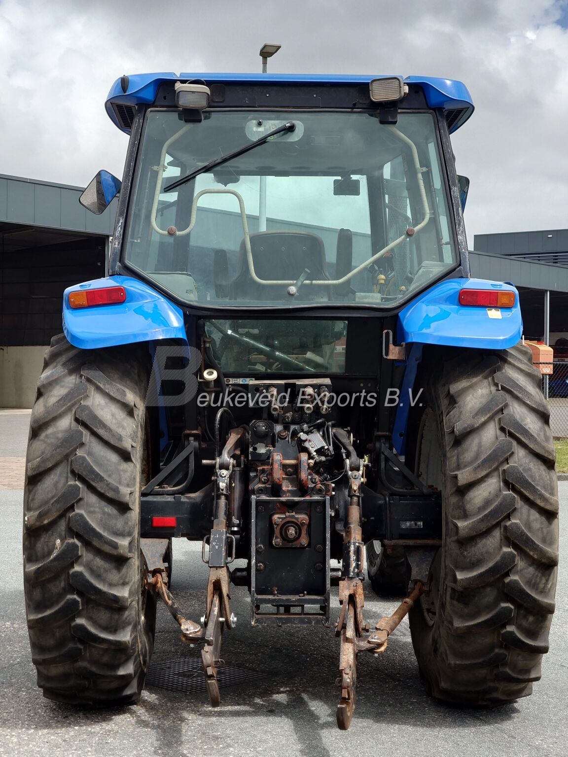 NEW HOLLAND TM140 Classic Synchro Command (4)