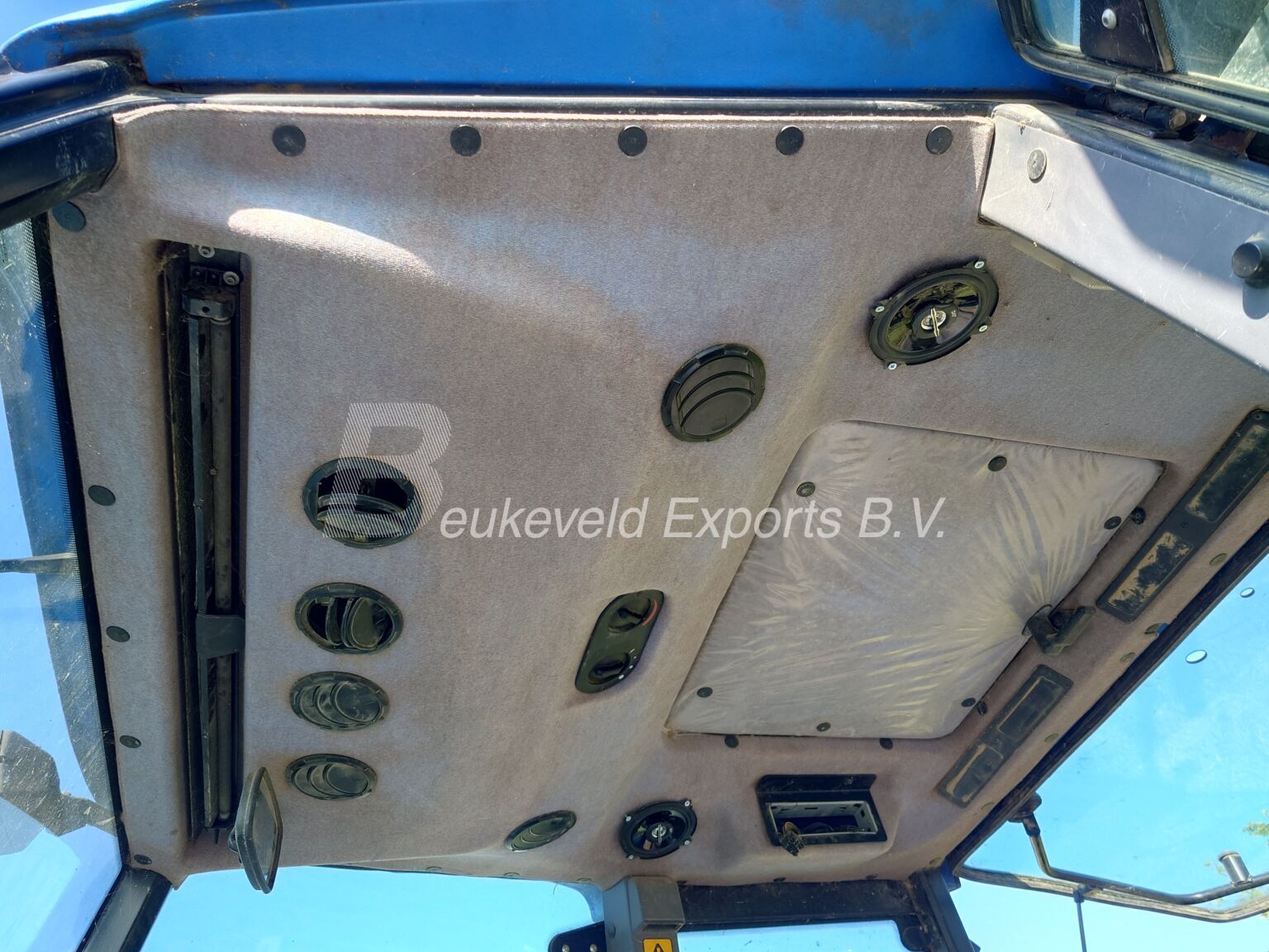 New Holland TL90 A airco (11)