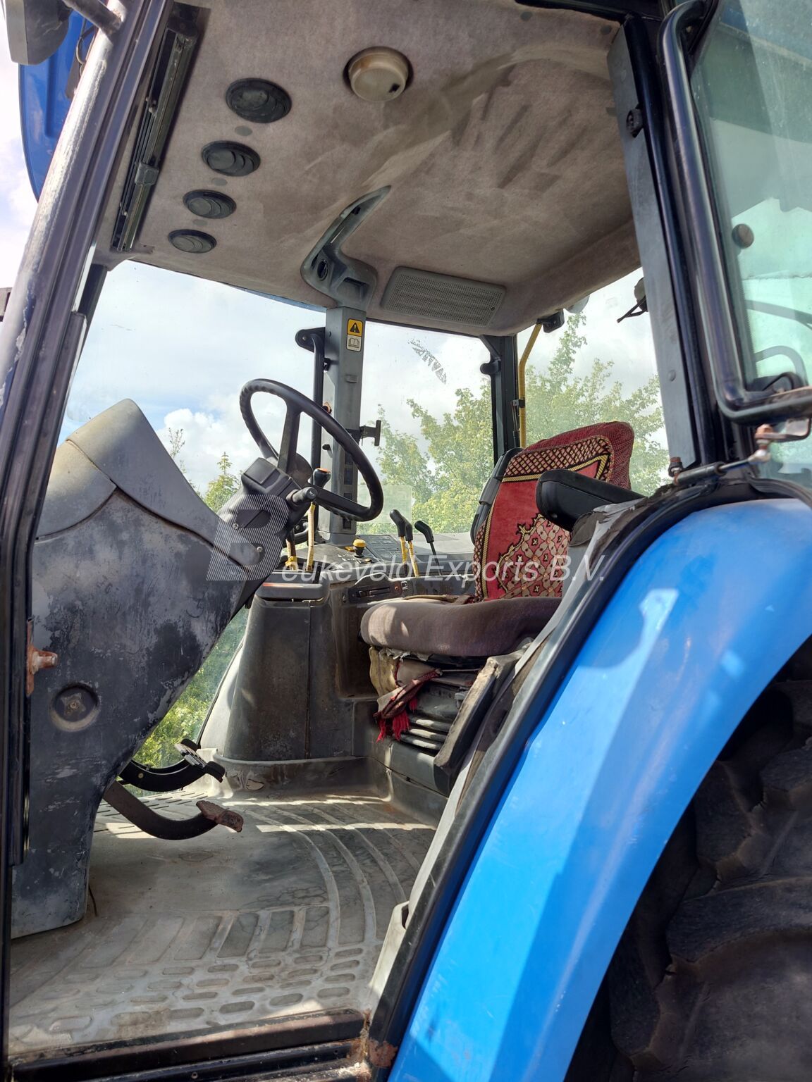 New Holland TM 140 Classic Synchro Command (10)