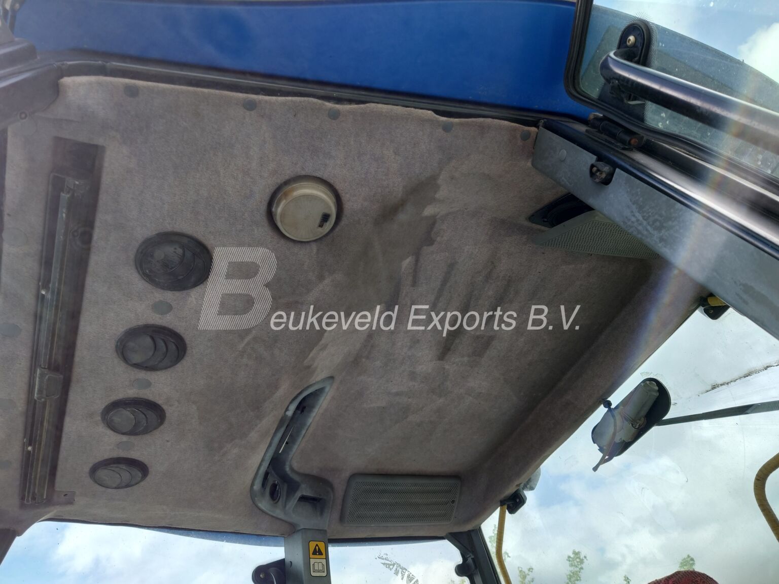 New Holland TM 140 Classic Synchro Command (11)