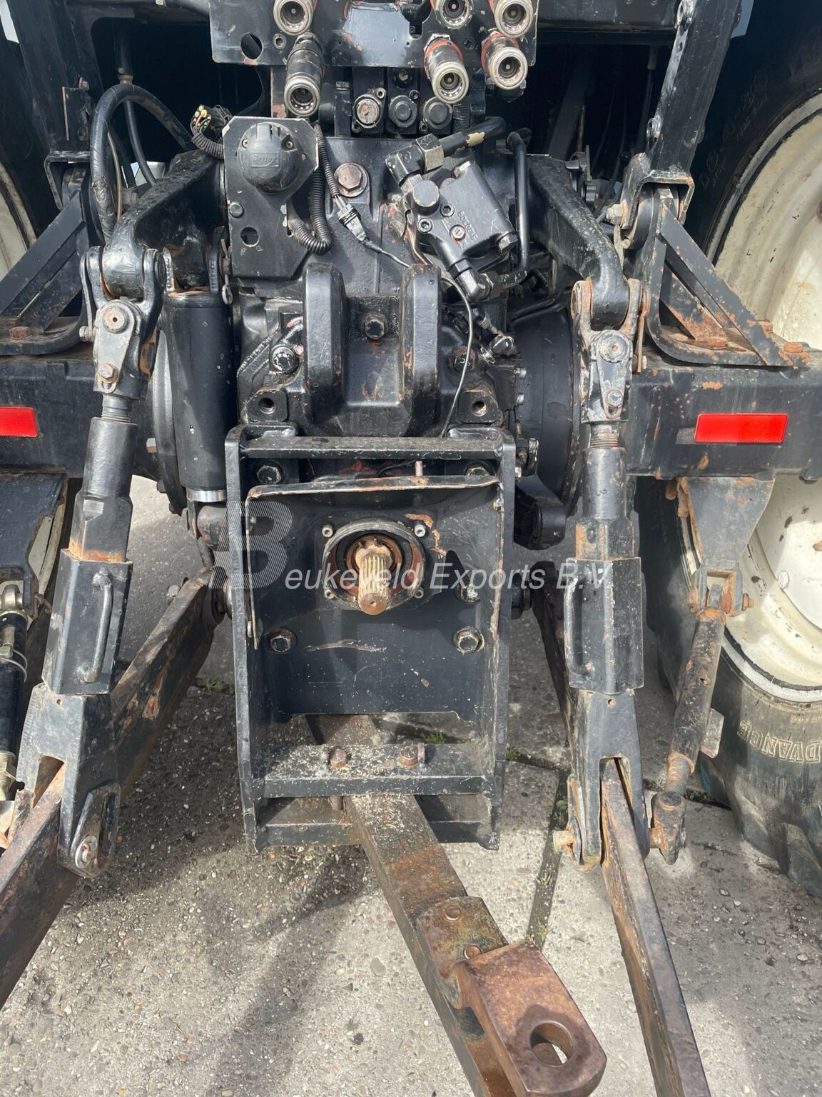 New Holland TM140 Classic full mechanical (4)