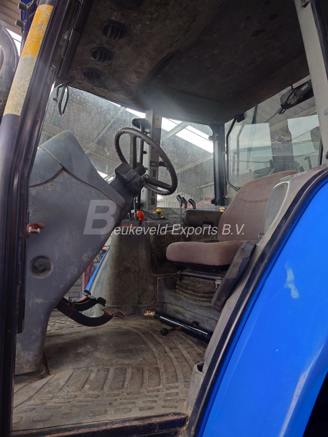 New Holland TM140 Synchro command full mechanical (5)