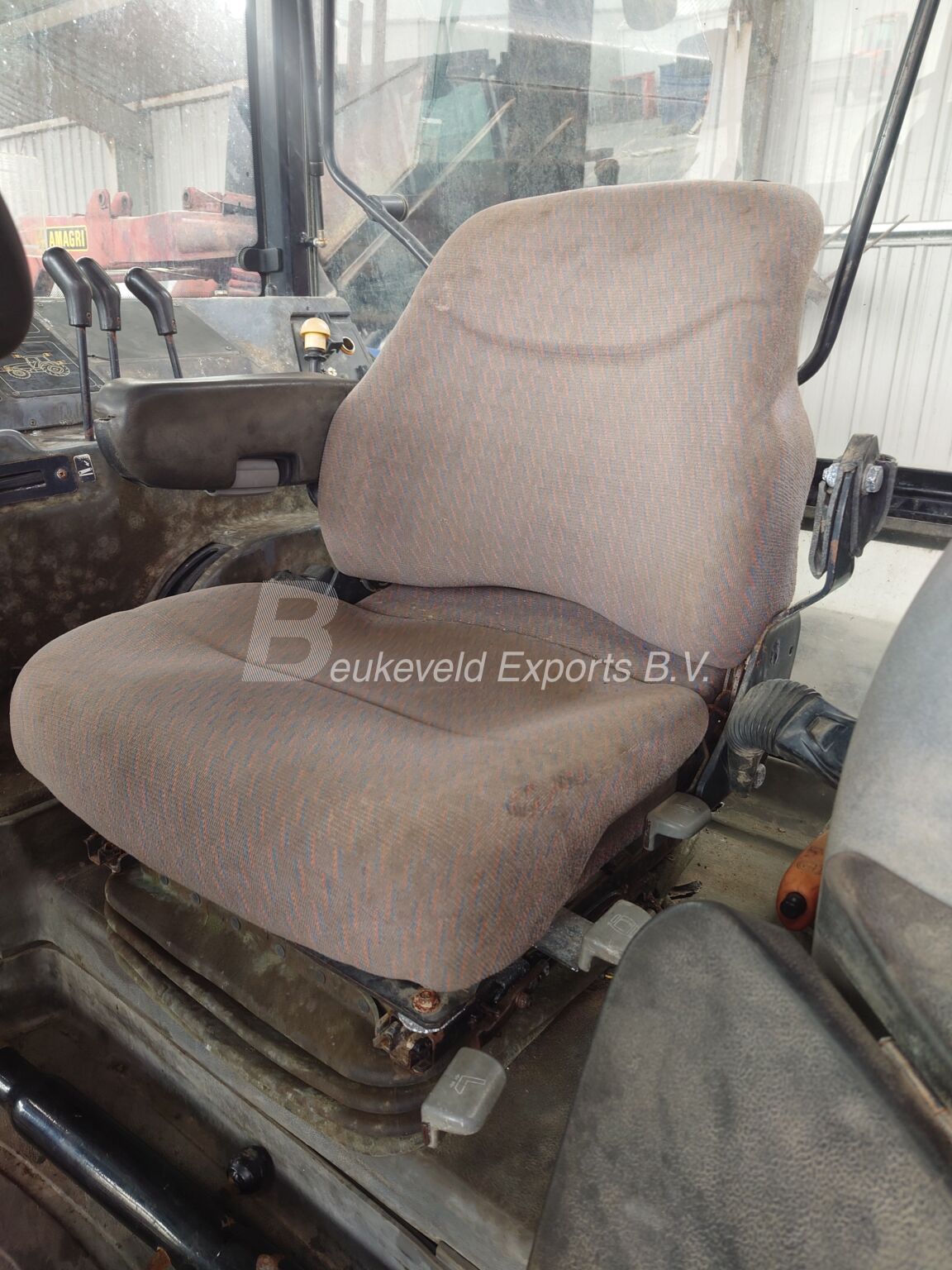 New Holland TM140 Synchro command full mechanical (6)
