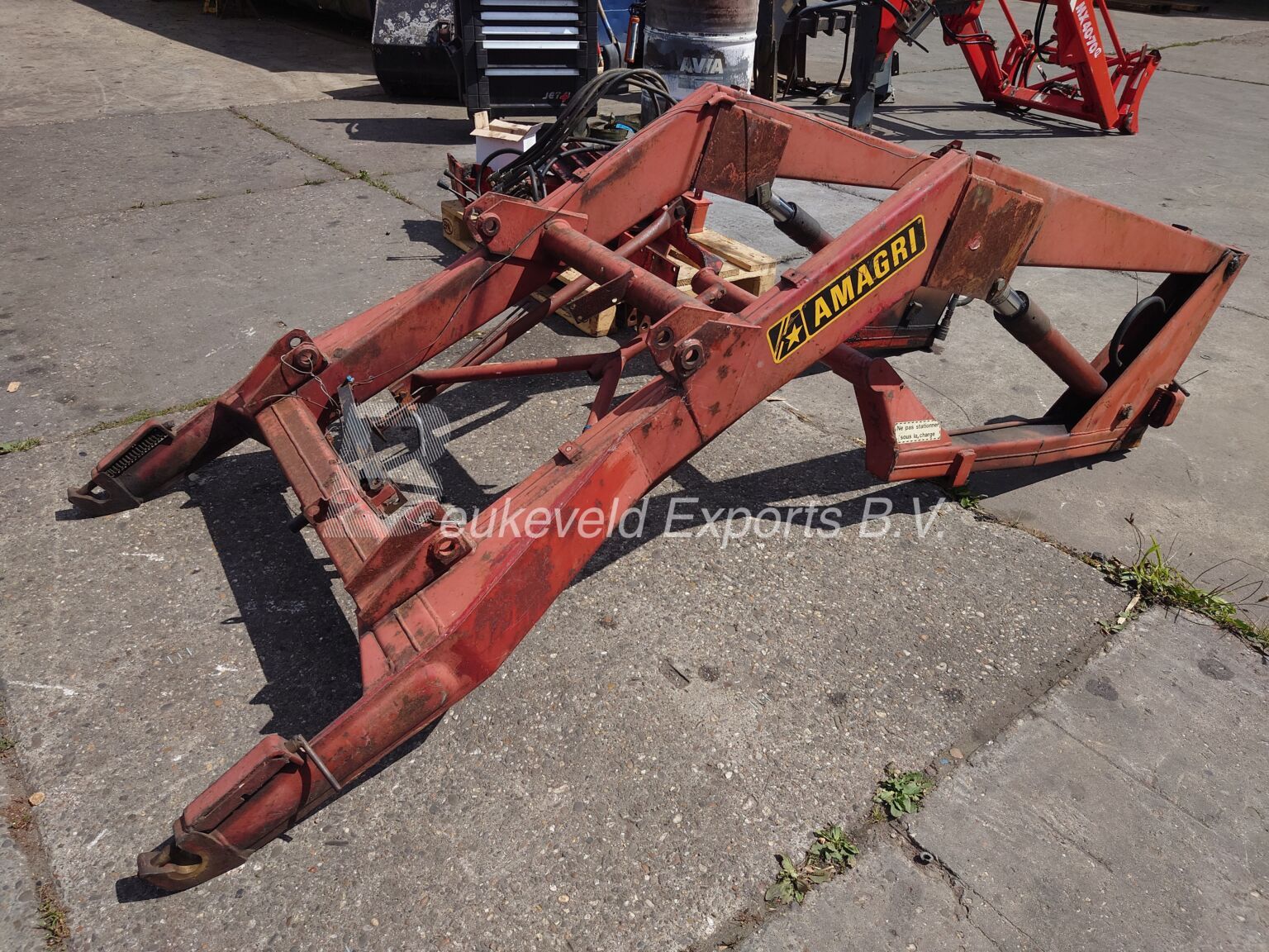 Amagri Frontloader with brackets JPG (1)
