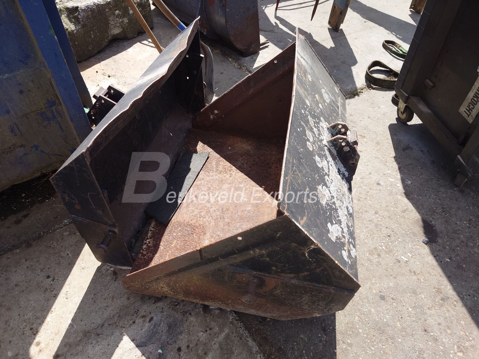 Amagri Frontloader with brackets JPG (5)