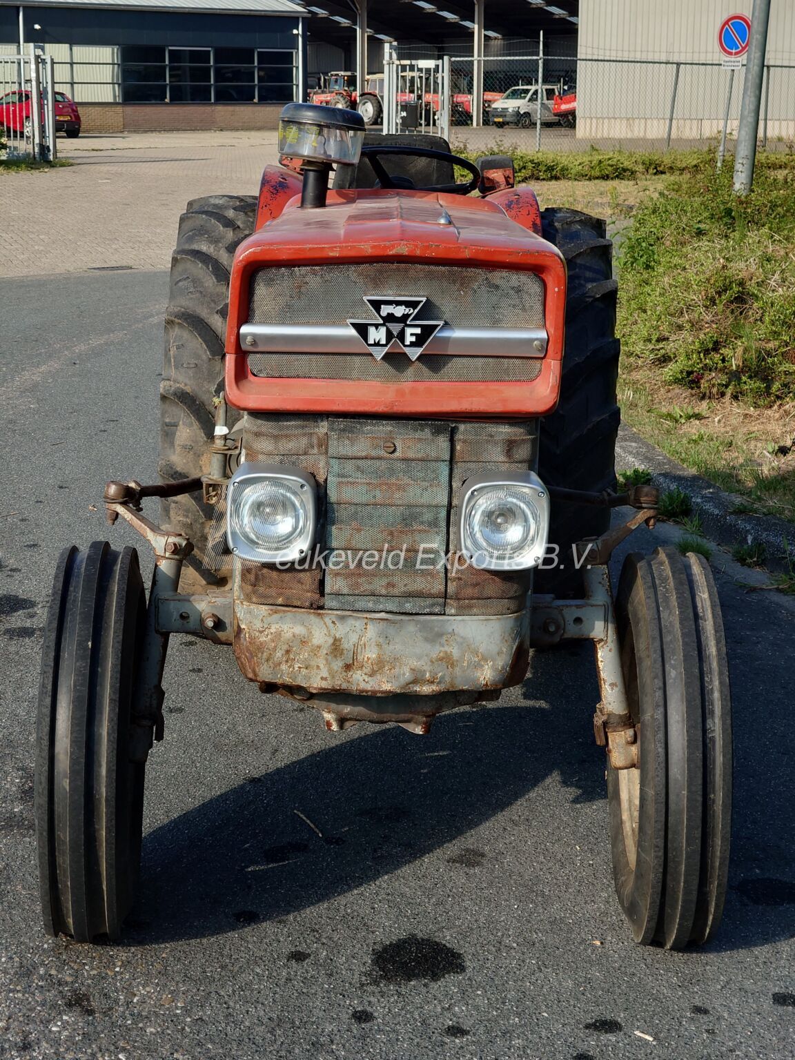 MASSEY FERGUSON MF 148 Mk3 Vineyard (4)