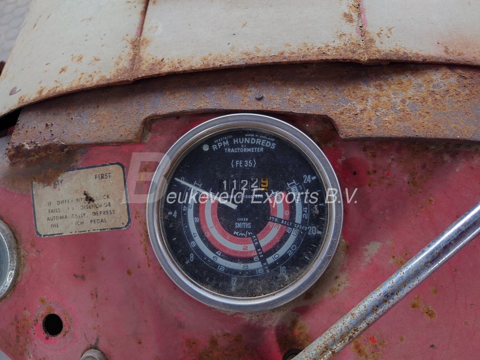 Massey Ferguson MF 35X frontloader (2)