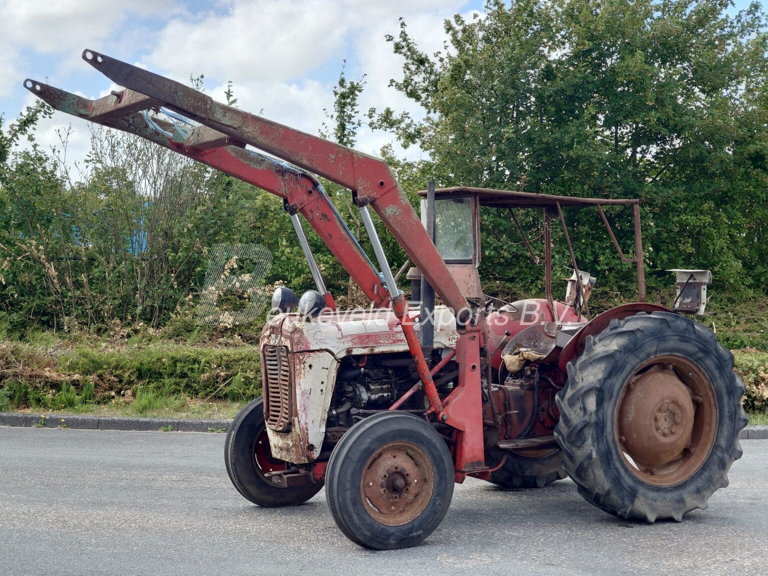 Massey Ferguson MF 35X frontloader (7)