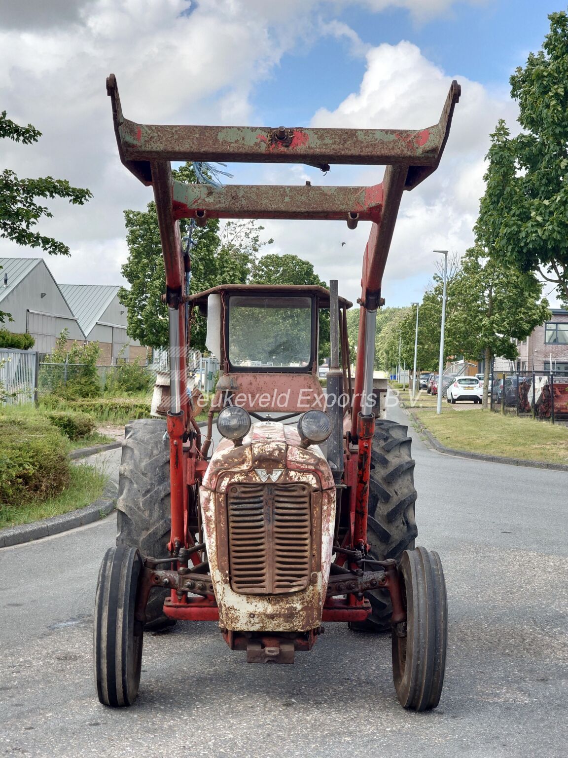 Massey Ferguson MF 35X frontloader (8)
