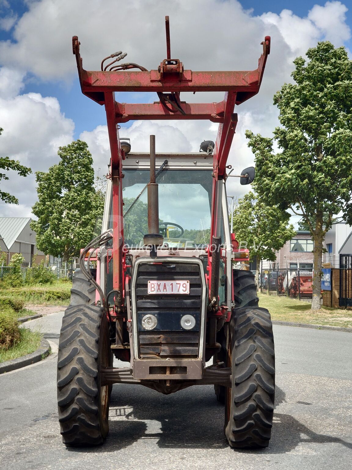 Massey Ferguson MF 690 frontloader (11)
