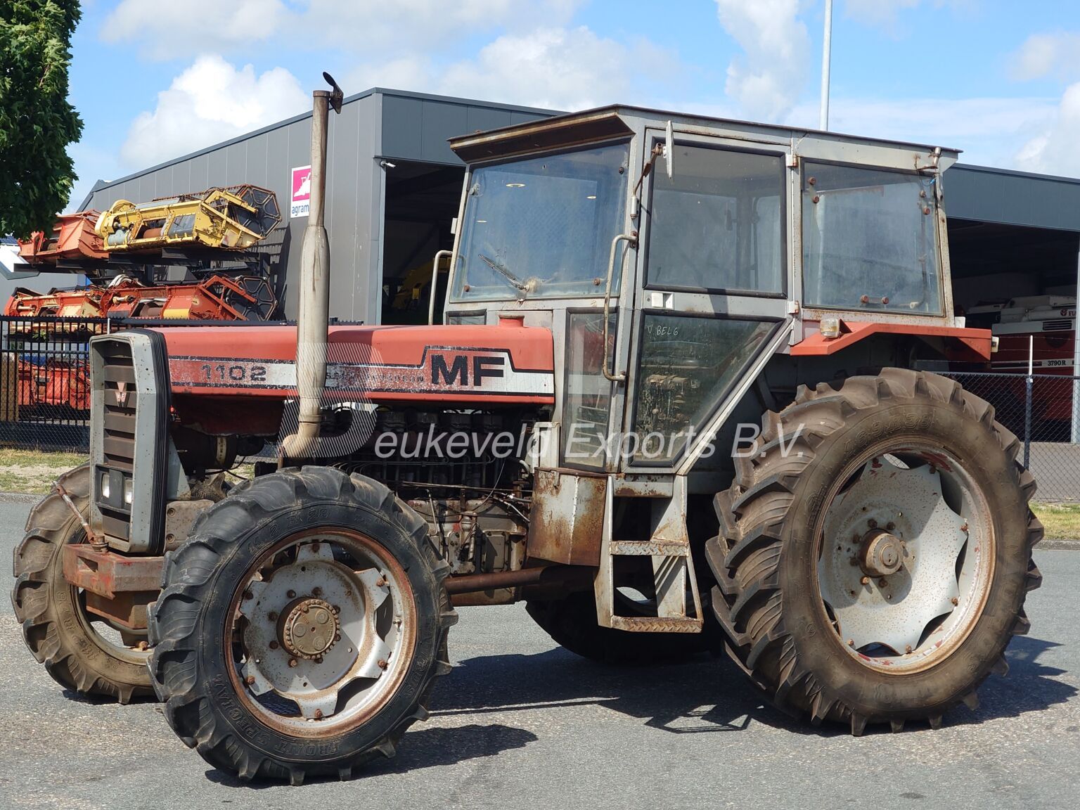 Massey ferguson 1102 Eicher 3105 (22)